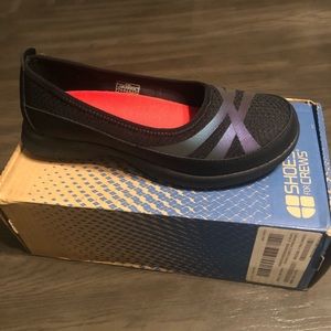 Anti slip woman’s work flats. Brand new